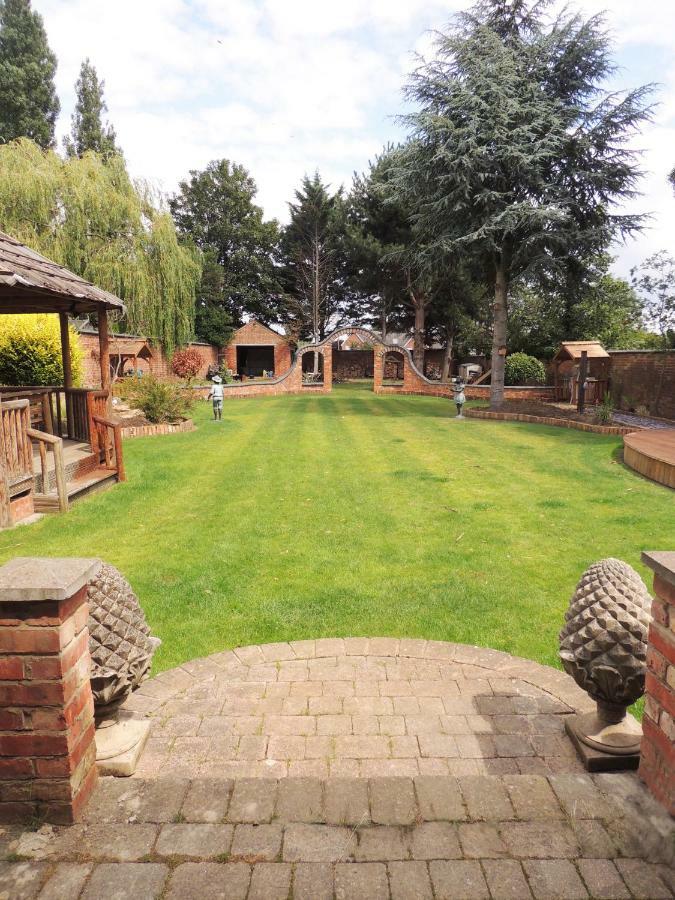 Harlestone Retreat (Adults Only) Hotel Northampton Exterior foto
